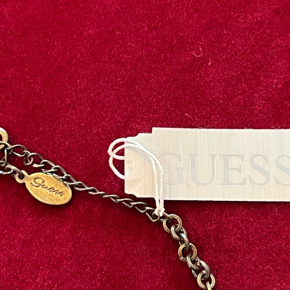 Guess Necklace - Picture 6 of 9